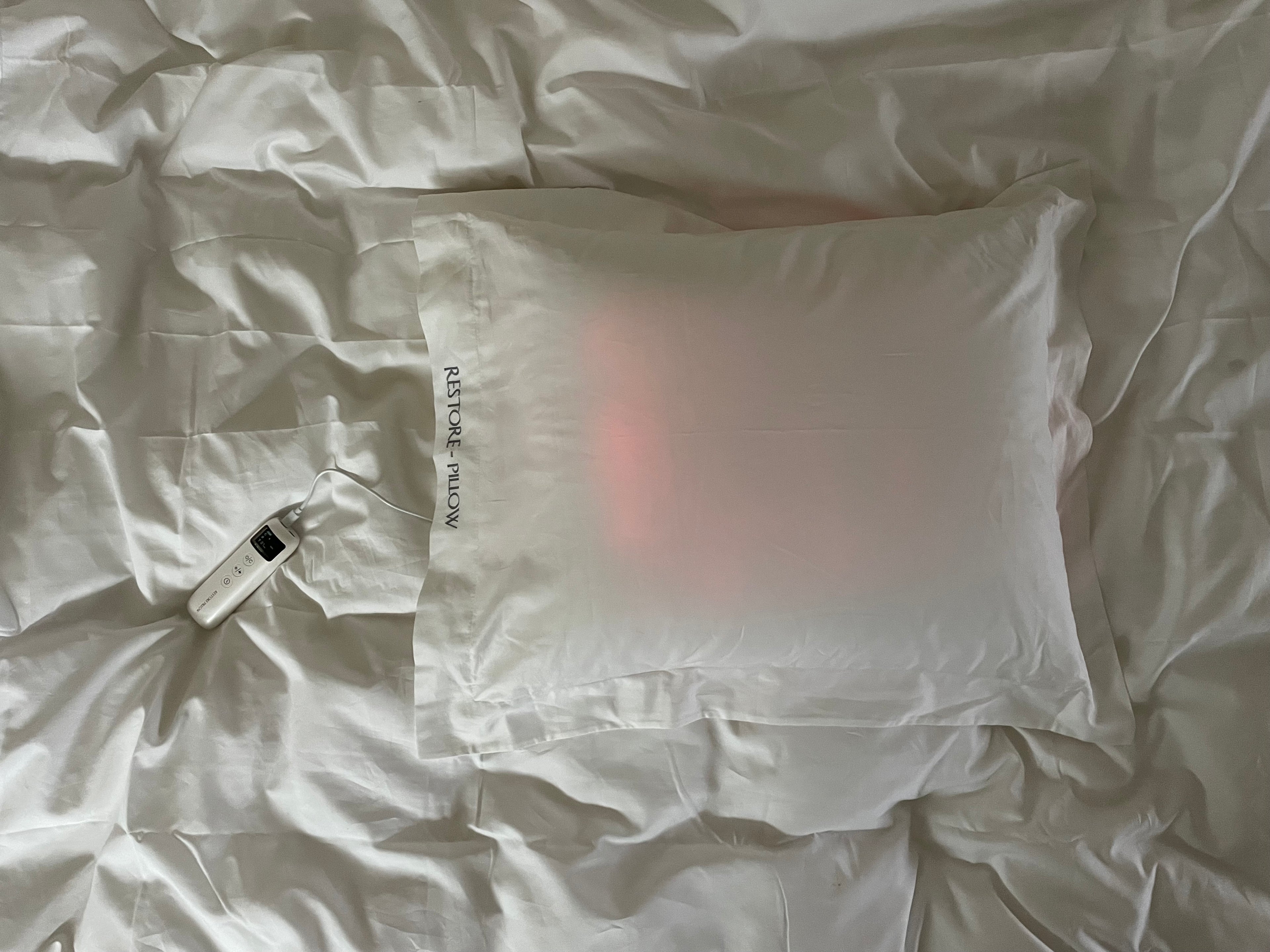 Ladda video: Restore Pillow - Balance Through Comfort and Light